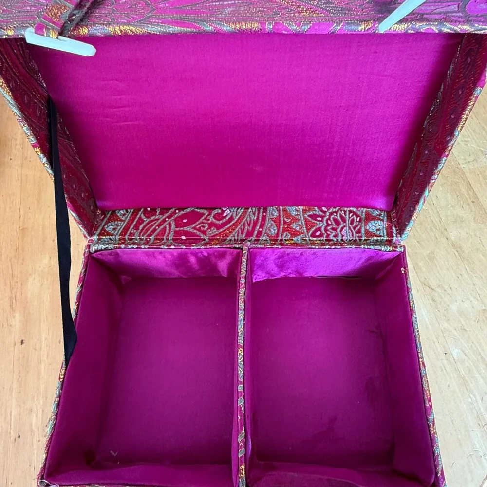 Vintage Style Pink Gold Silk Brocade Jewelry Box Paisley Floral Toggle Closure